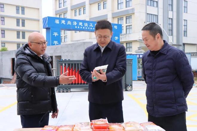 柳岳、叶浩文开展“四下基层”调研暨第一季度重大项目集中开工活动(图3) 柳岳、叶浩文开展“四下基层”调研暨第一季度重大项目集中开工活动(图3)