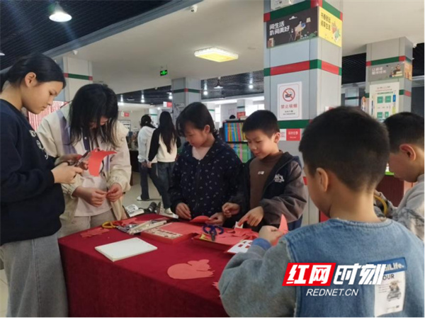 书香年味两相宜永州市新华书店多彩活动传承文化迎新春（组图）(图7)